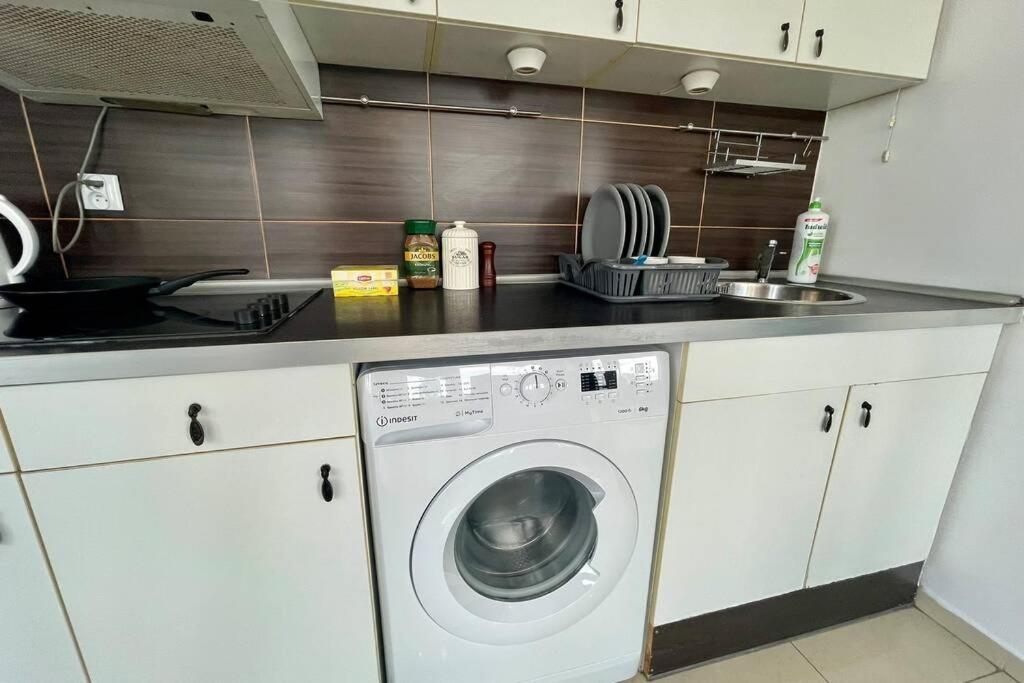 Sawa Apartment 2Xmetro Wifi 500 Mbs 50'Tv Netflix Hbo Appletv+ Warsaw Exterior photo