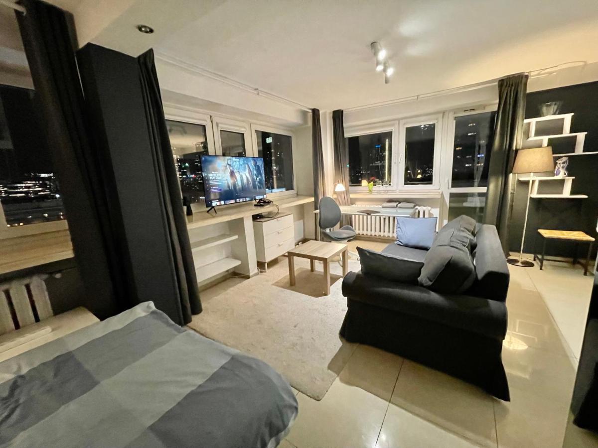 Sawa Apartment 2Xmetro Wifi 500 Mbs 50'Tv Netflix Hbo Appletv+ Warsaw Exterior photo